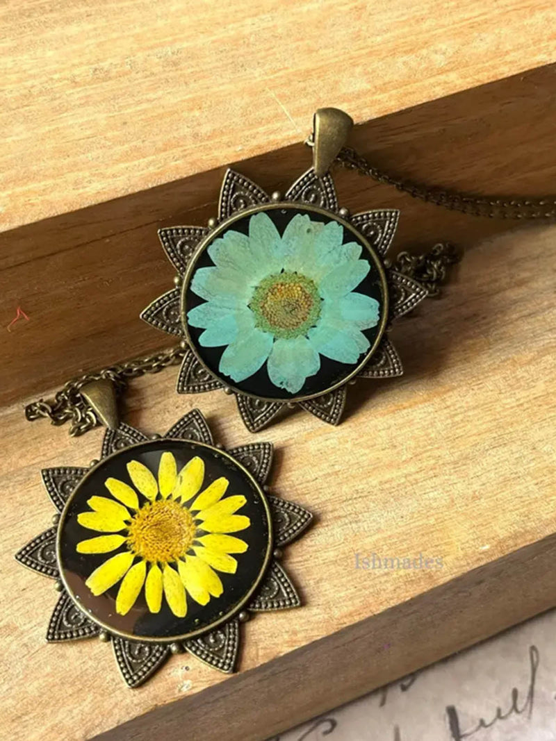 Saanjh Locket