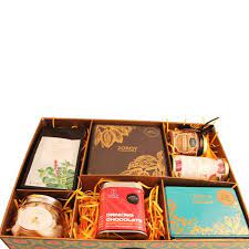 THE FINESSE EVERYTHING SPECIAL GIFT HAMPER